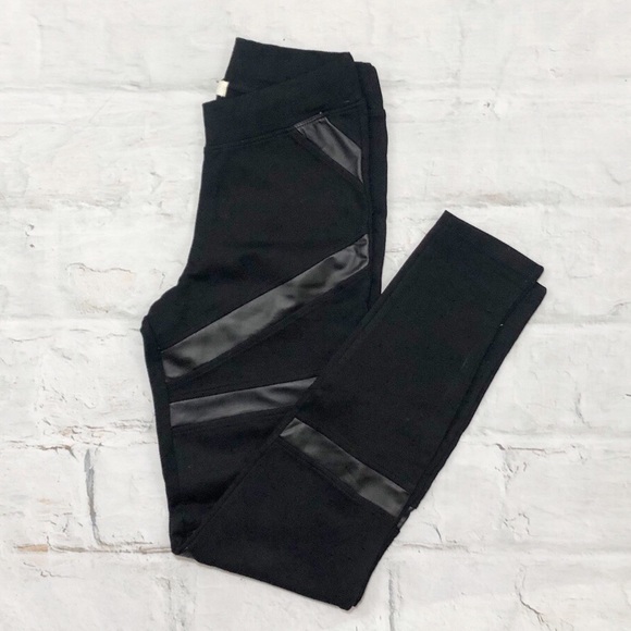 Black Paneled Leggings - Picture 3 of 3